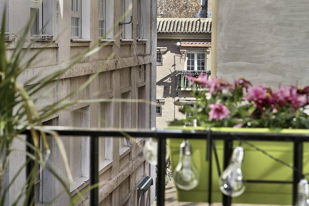 Acogedor apartamento en el centro de la ciudad Granada Exterior foto